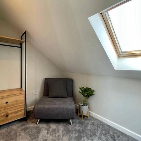 Large House Near Victoria Park For Groups, 10 Mins Bus To City Centre Cardiff Dış mekan fotoğraf