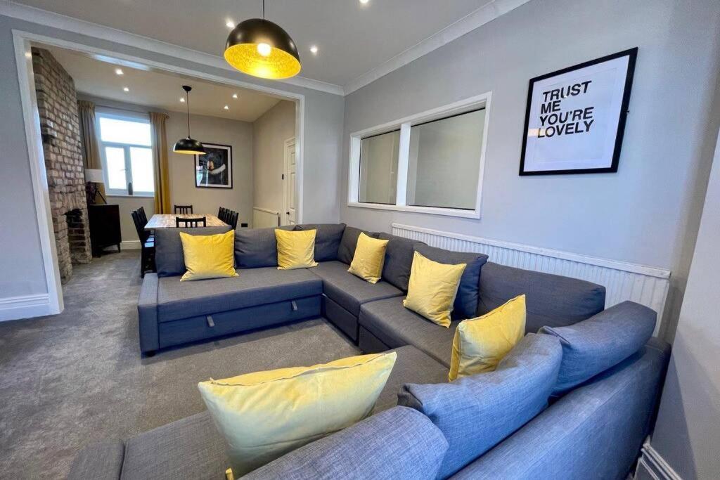 Large House Near Victoria Park For Groups, 10 Mins Bus To City Centre Cardiff Dış mekan fotoğraf