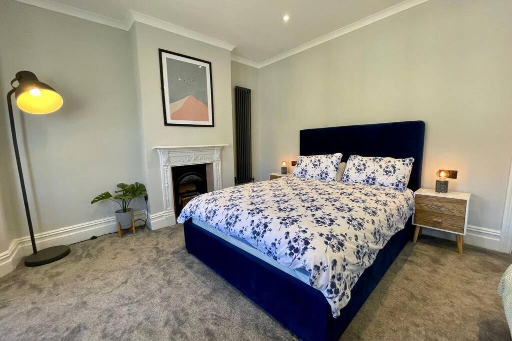 Large House Near Victoria Park For Groups, 10 Mins Bus To City Centre Cardiff Dış mekan fotoğraf