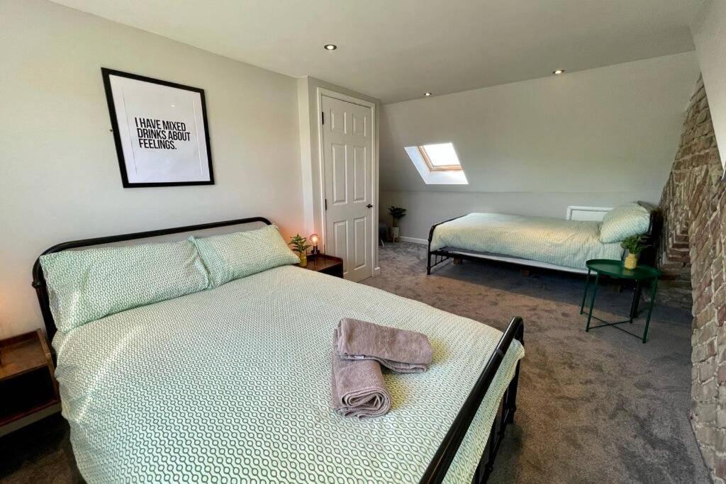 Large House Near Victoria Park For Groups, 10 Mins Bus To City Centre Cardiff Dış mekan fotoğraf