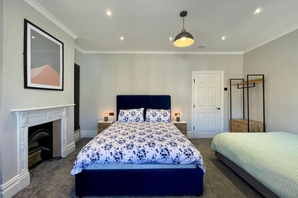 Large House Near Victoria Park For Groups, 10 Mins Bus To City Centre Cardiff Dış mekan fotoğraf